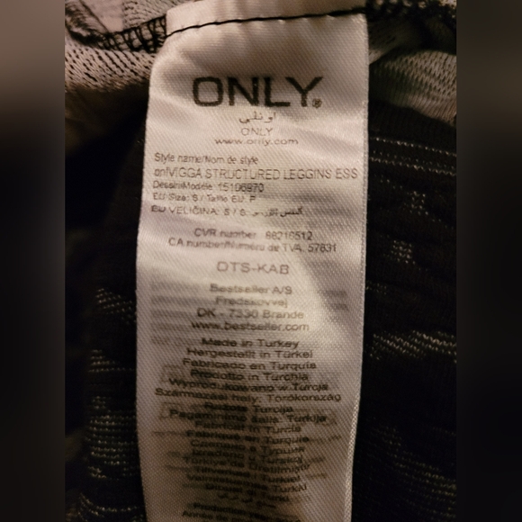 ONLY NWT Printed Leggings, stretchy. - Picture 10 of 12